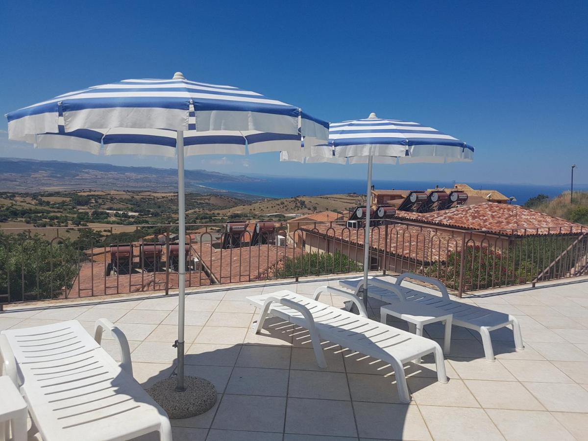 Residence Pala Stiddata With Panoramic Swimming Pool Trinità dʼAgultu Exterior foto